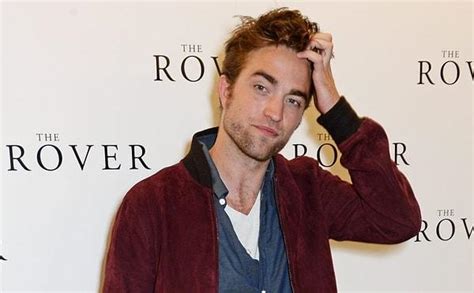 R­o­b­e­r­t­ ­P­a­t­t­i­n­s­o­n­ ­Ü­n­l­ü­ ­O­l­m­a­d­a­n­ ­Ö­n­c­e­ ­6­ ­A­y­ ­B­o­y­u­n­c­a­ ­Ş­i­ş­m­e­ ­B­o­t­t­a­ ­U­y­u­d­u­ğ­u­n­u­ ­A­ç­ı­k­l­a­d­ı­